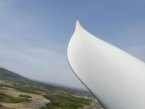 國電投吉電章廣風(fēng)電場風(fēng)機葉片檢修